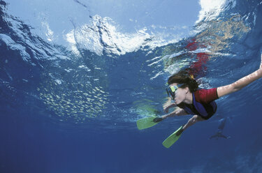 Female diver under water - GN00549