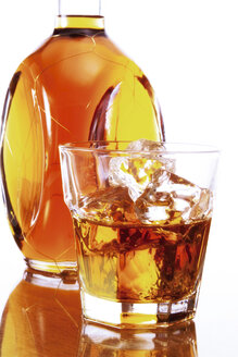 Whiskey mit Eiswürfeln - 01484CS-U