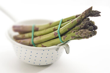 Green asparagus in a pot - 01096CS-U