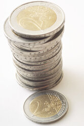Stapel von 2 Euro-Münzen - 00644CS-U