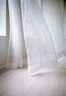 Blowing white curtain - 00030MN