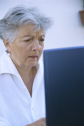 Senior woman using laptop - PEF00318