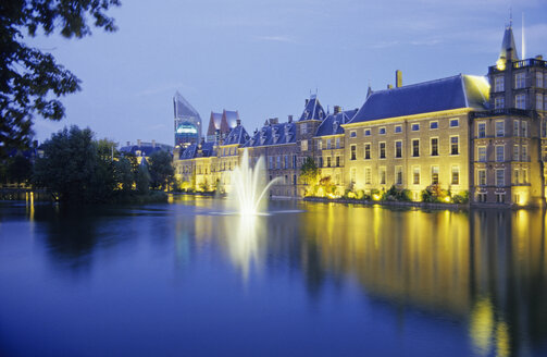 Niederlande, Zuid-Holland, Den Haag, Hofvijver mit Parlament - MS01407