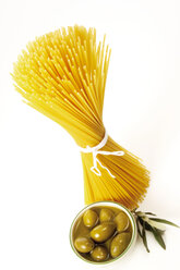 Spaghetti und grüne Oliven - 01743CS-U