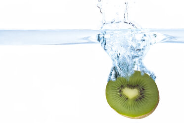 Kiwi splashing into water - 01689CS-U