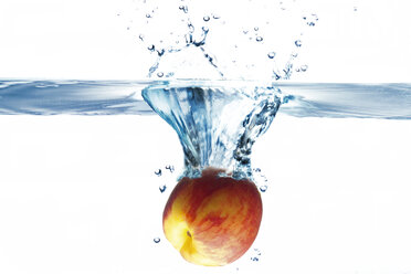 Peach splashing into water - 01686CS-U