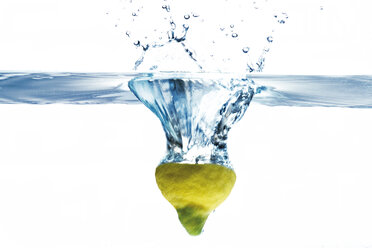 Lemon falling into water - 01544CS-U