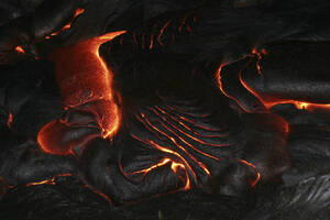 hawaii - pahoehoe lava bei nacht - RM00054