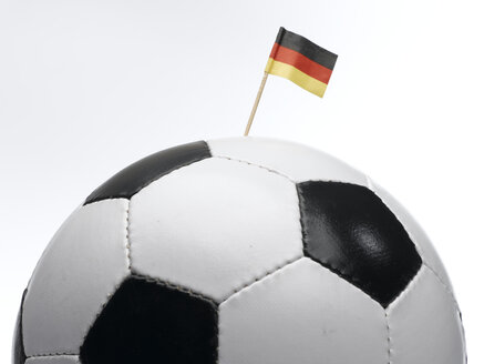 Deutsche Flagge auf einem Fußball - LMF00117