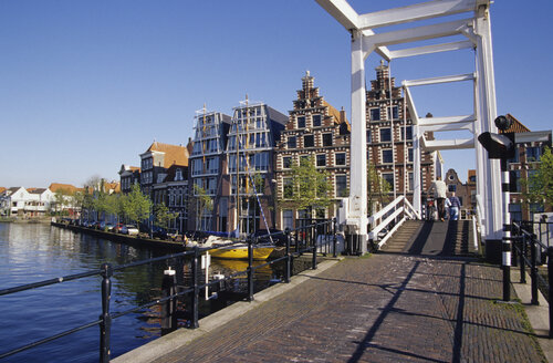 Leiden, Drawbridge and canal, Zuid Holland, Netherlands - MSF01525