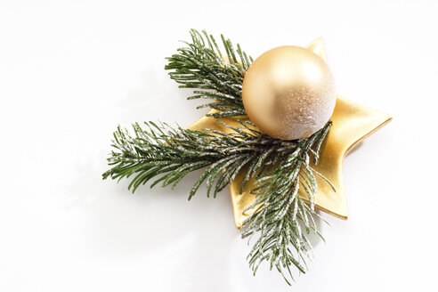 Christmas decoration with Christmas bauble and fir twigs - 09568CS-U