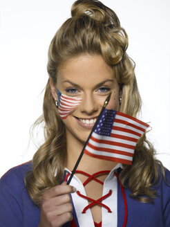 Junge Frau mit US-Flagge, Porträt - LMF00352