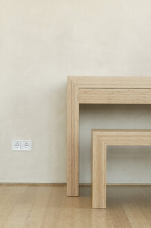 Holzbank und Holzboden - BMF00220