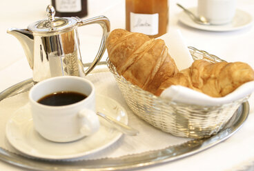 Kleine Kanne Kaffee, Croissants und Marmelade - BSF00055