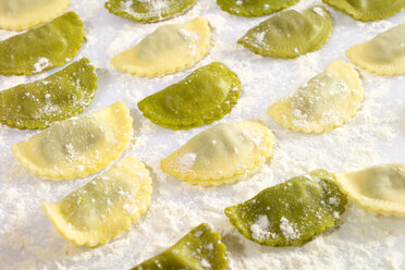 Fresh ravioli - 02836CS-U