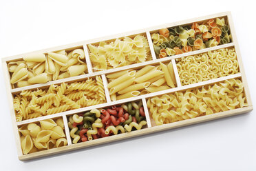 Noodles in case, elevated view - 02851CS-U
