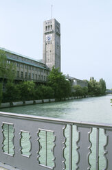 Blick auf das Deutsche Museum und die Isar, München, Deutschland - AGF00599