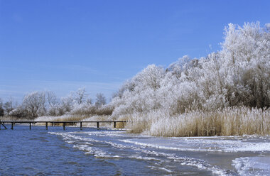 Deutschland, Ammersee im Winter - MOF00067