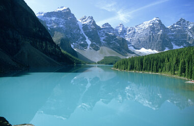 Kanada, Alberta, Banff National Park, Moraine Lake - GWF00235