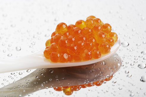 Trout caviar in spoon - 02925CS-U