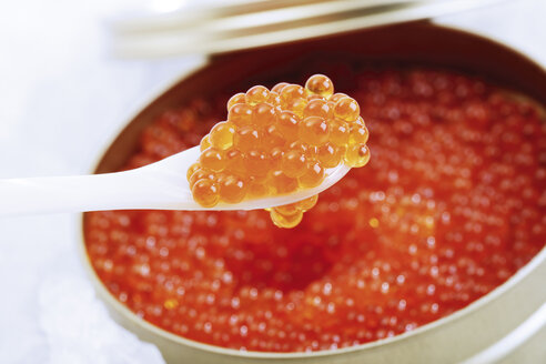 Trout caviar, close-up - 02923CS-U