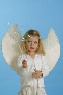 Girl (3-4) dressed in angel's costume - CRF00858