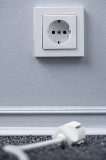 Electric plug and socket (focus on socket) - HOEF00051