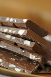 Schokolade mit Haselnuss, Nahaufnahme - ASF02134