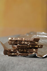 Schokolade mit Haselnuss, Nahaufnahme - ASF02128