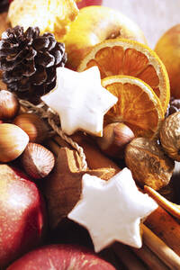 Weihnachtsdeocration mit Früchten und Nüssen - 03524CS-U