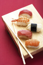 Sushi auf Holzteller - 03695CS-U