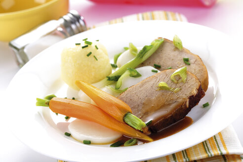 Schweinebraten mit Beilagen - 03994CS-U