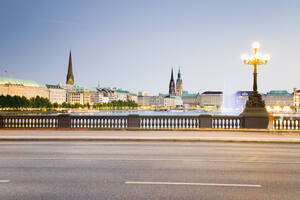 Deutschland, Hamburg, Blick von der Lombardobrücke auf die Alster - 00008MS-U