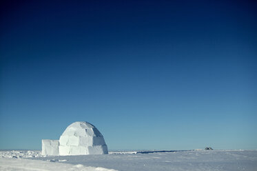 Schweiz, Toggenburg, traditionelles Iglu in den Bergen - KM00155