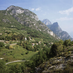 Italien, Lago di Garda, Blick auf Pregasina - UKF00083