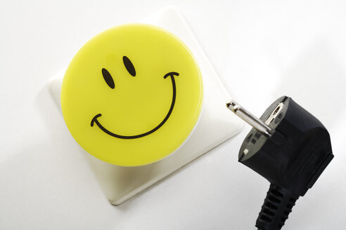 Steckdose, Stecker und Nachtlicht mit Smiley-Logo - 04812CS-U