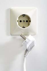 Socket with plug connector - 04805CS-U