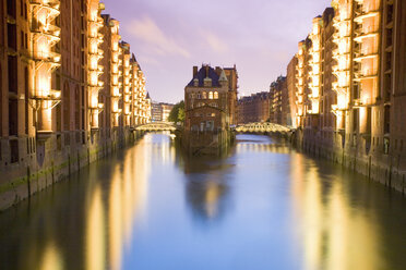 Germany, Hamburg, view from Poggenmühlenbrücke to Speicherstadt - 00047MS-U