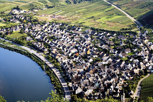 Deutschland, Blick auf die Bremm an der Mosel - 04940CS-U