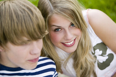 Teenager beim Picknick - KMF00262