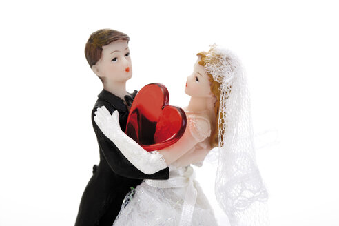 Hochzeitspaar-Figuren mit rotem Herz, Nahaufnahme - 05243CS-U