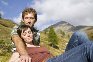 Young couple resting in mountains - BABF00183