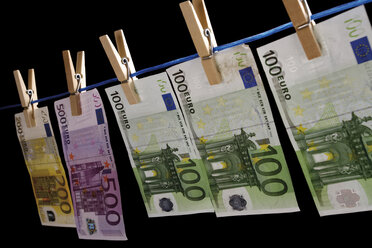 Euro notes on clothesline - 05292CS-U