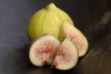 Sliced figs in bowl - ASF02671