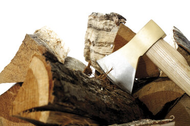 Axe and firewood, close-up - 05484CS-U