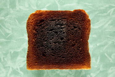 Slice of burned toast, close-up - THF00378