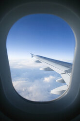 Blick aus dem Flugzeug, Tragfläche - UKF00105