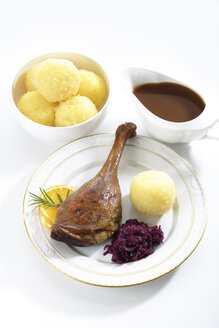 Gänsebraten mit Beilagen, Blick von oben - 05568CS-U