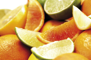 Various citrus fruits, close-up - 05683CS-U