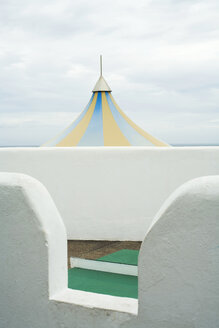 Spanien, Fuerteventura, Dachterrasse, Wolken - UKF00135